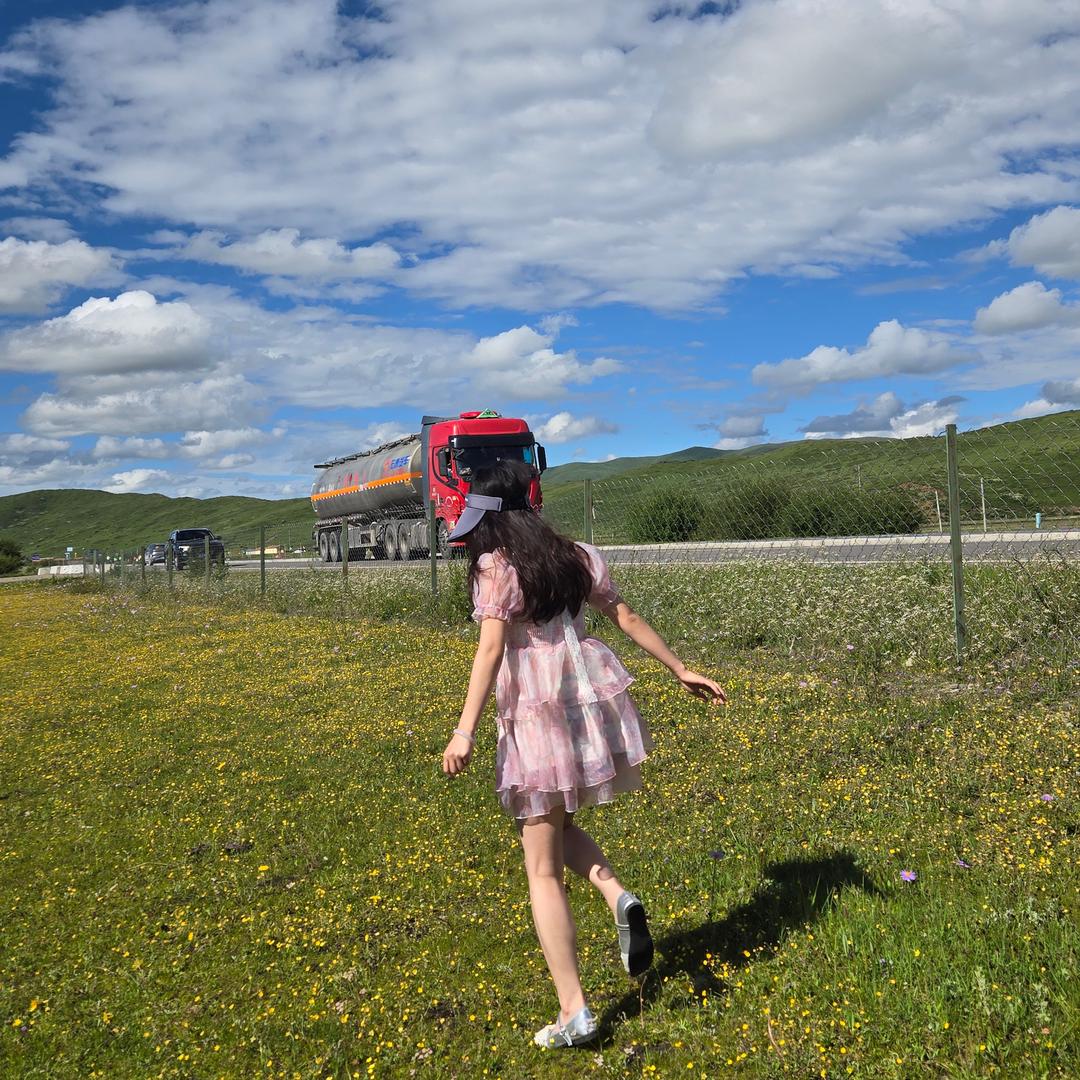 奶茶给我喝一口！