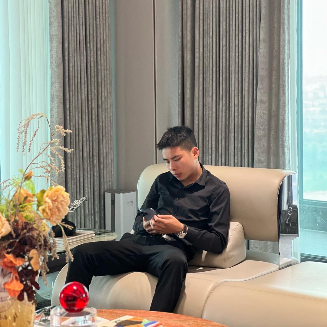 李子维原来是中介