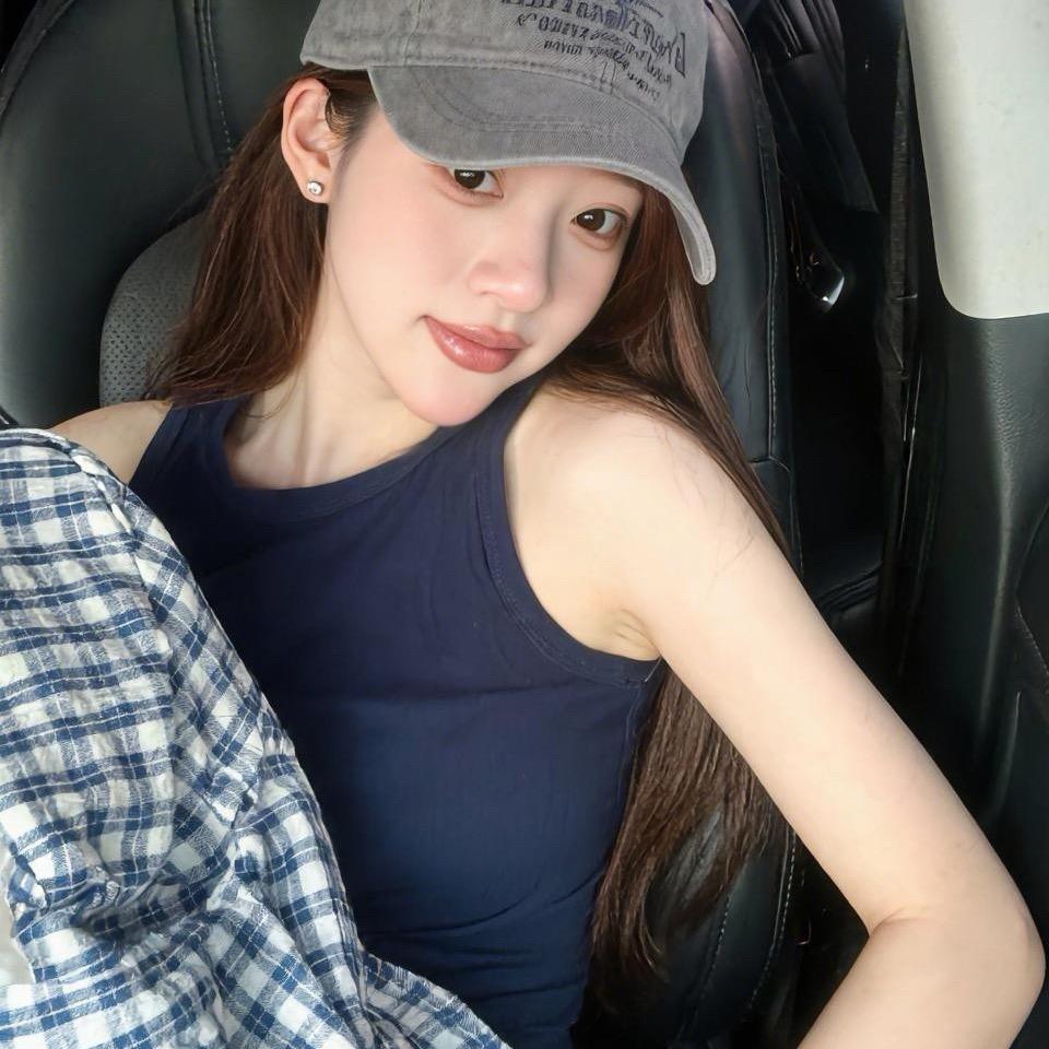 爱擦身体乳的女人