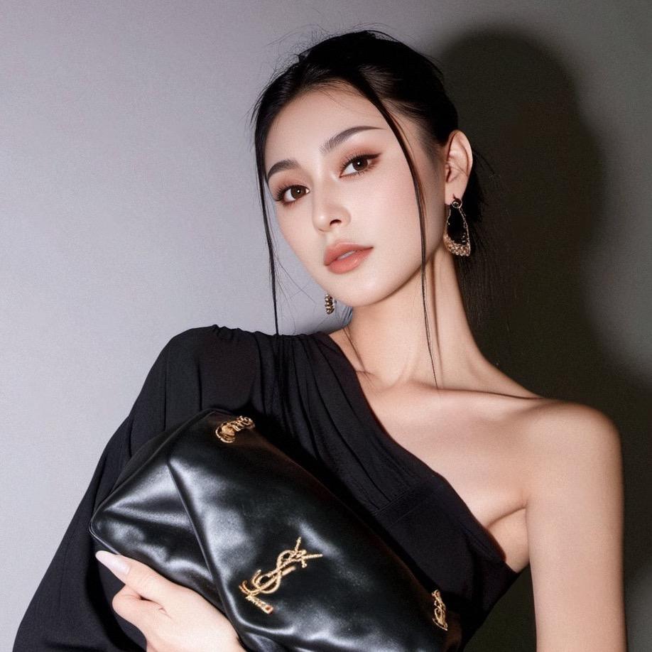 杜宝儿.