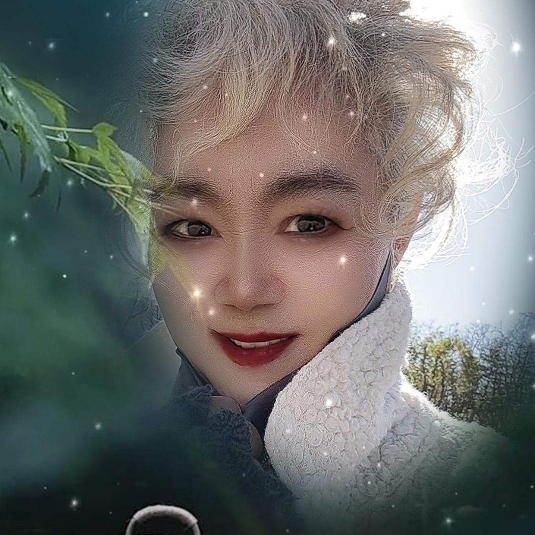 我是50后 爱臭美的阿姨👵