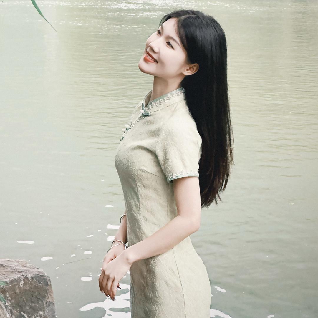 蒸·妮