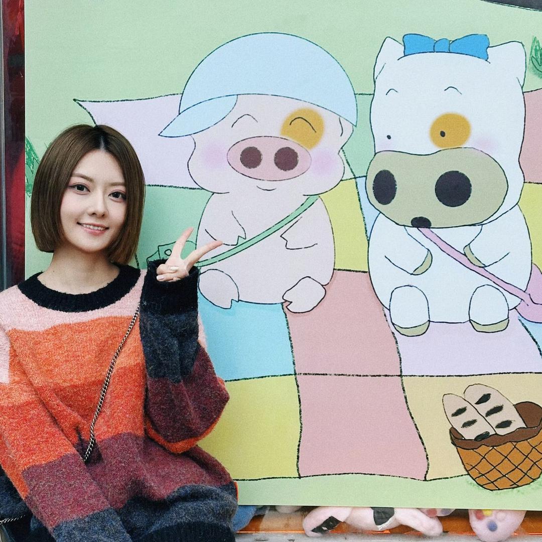 J、