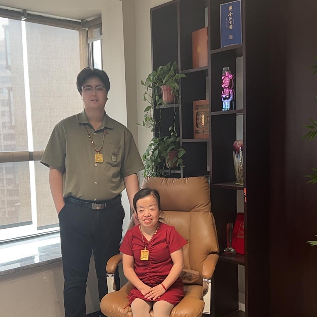 九总梁桦百货店