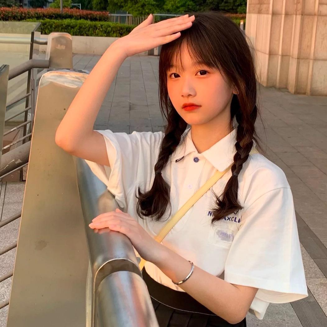 张盈盈。