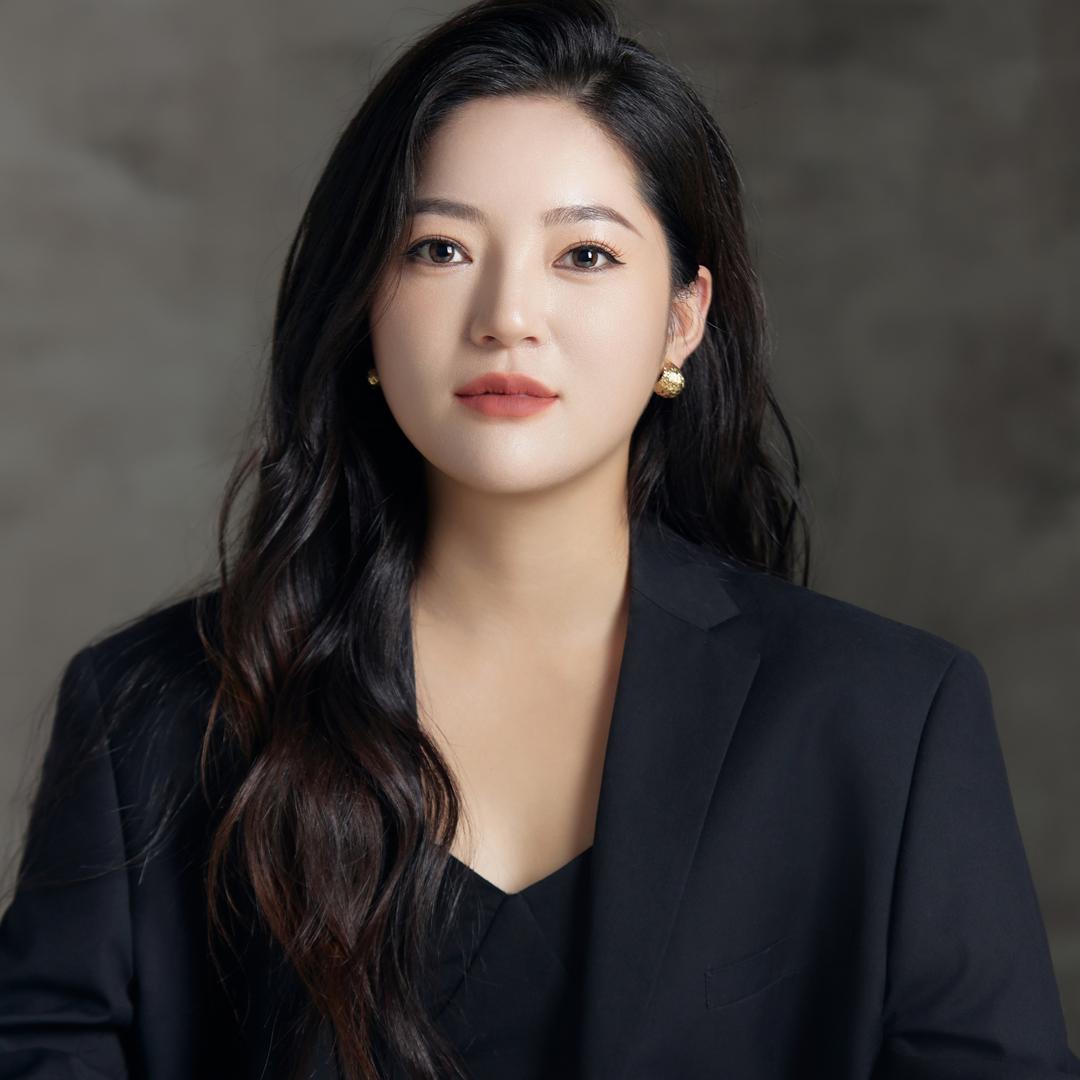 顾小姐轻奢女装店