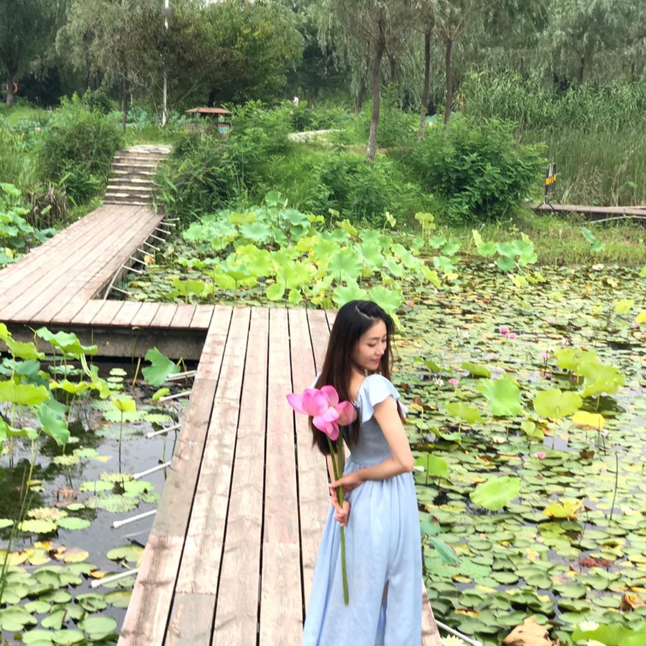 欢乐的主持人乐乐