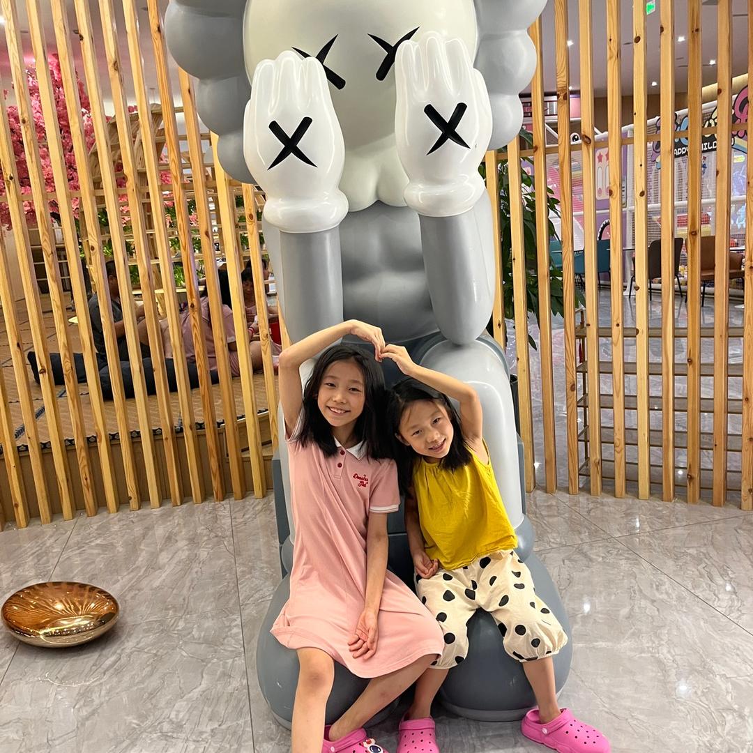 两小闹