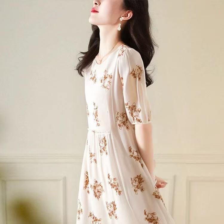 悦颜高端女装