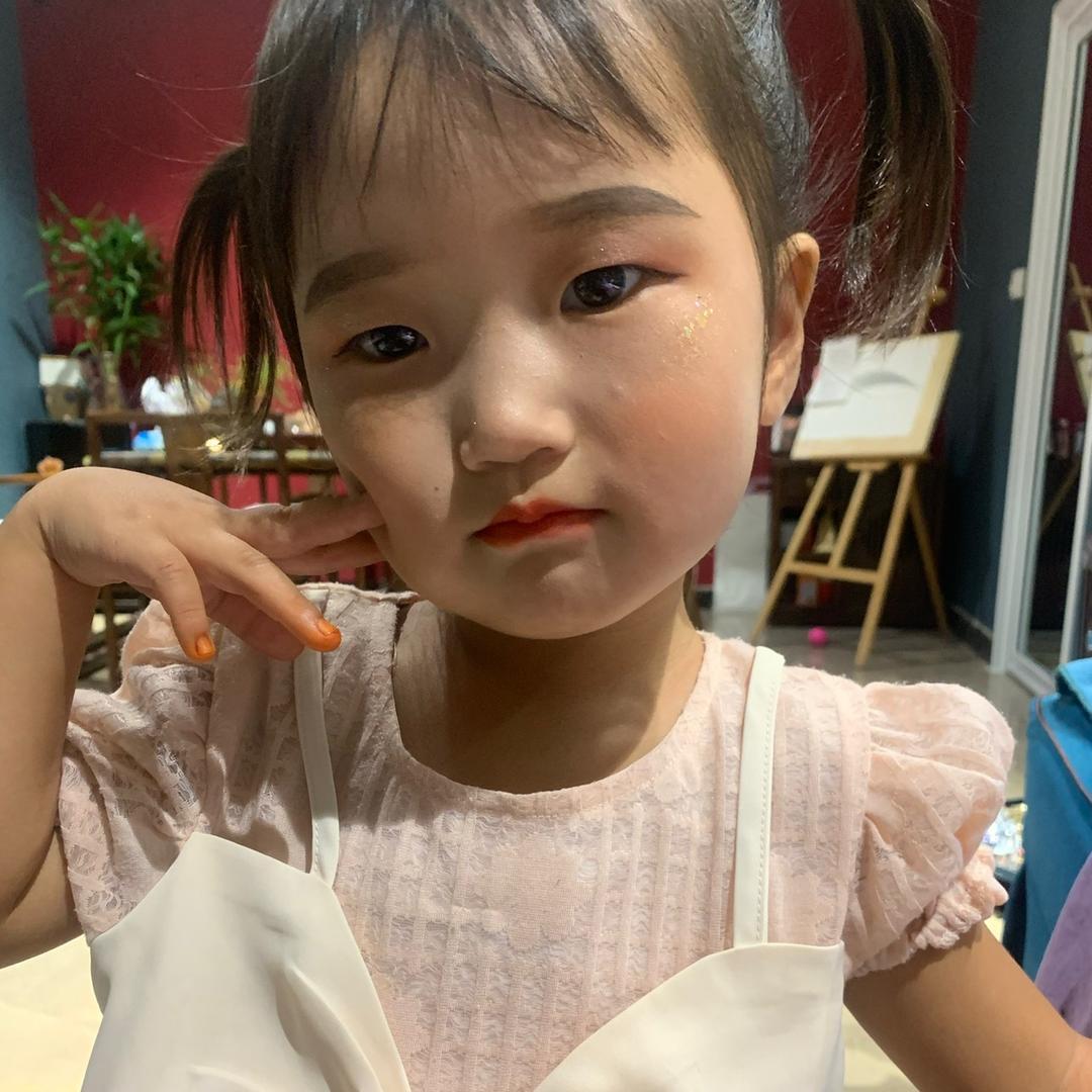 瑶瑶￥