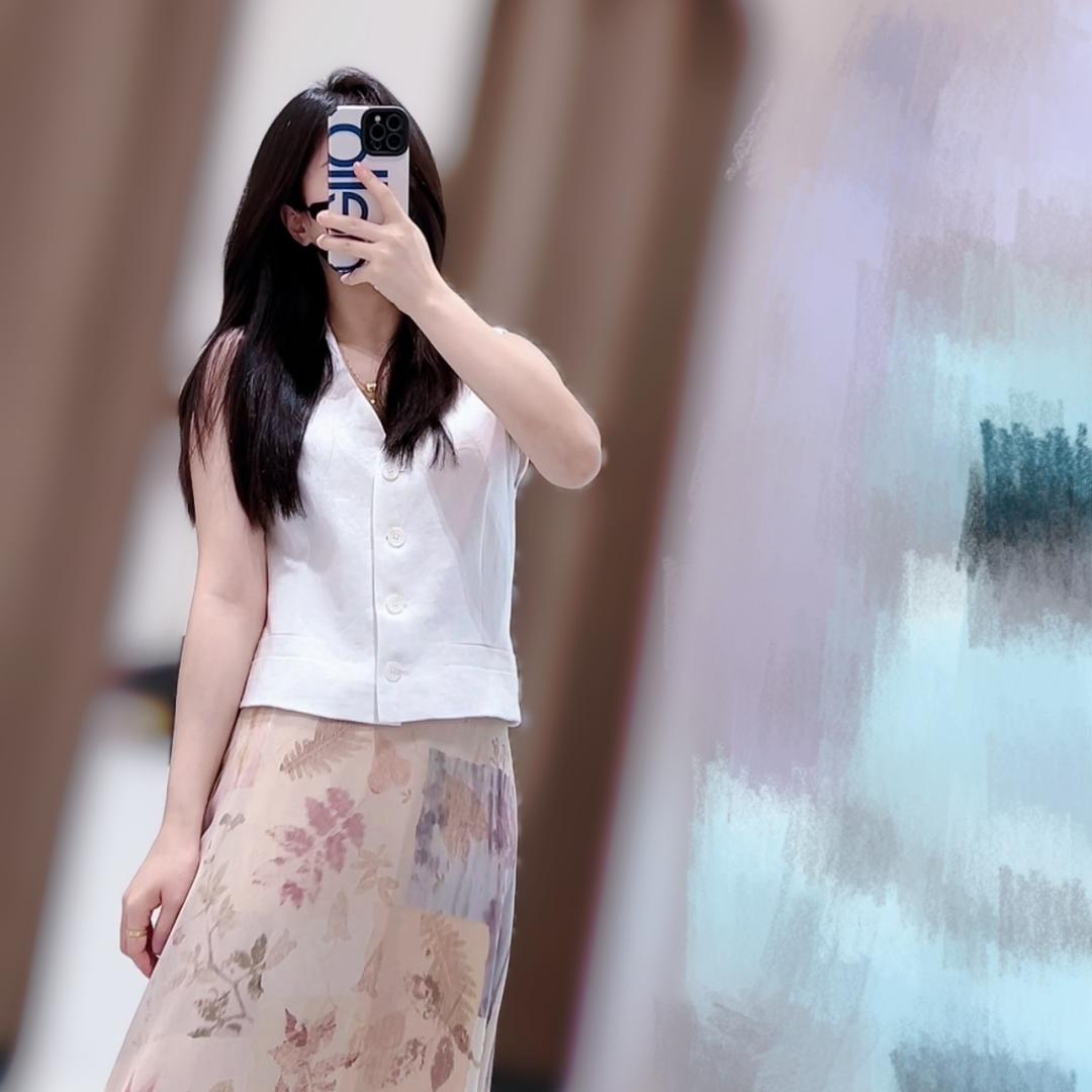 原来是搞笑女装博主