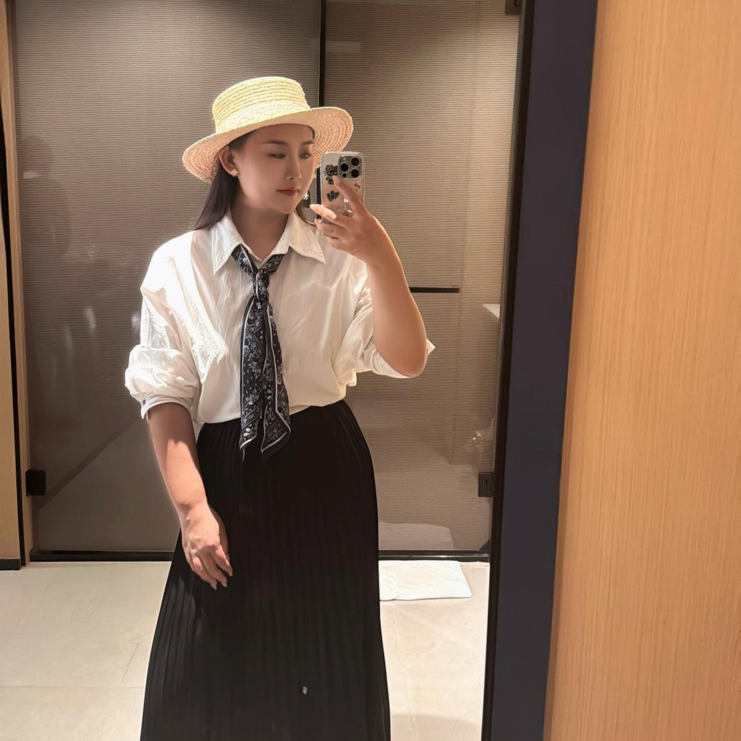 爱美的韵晨