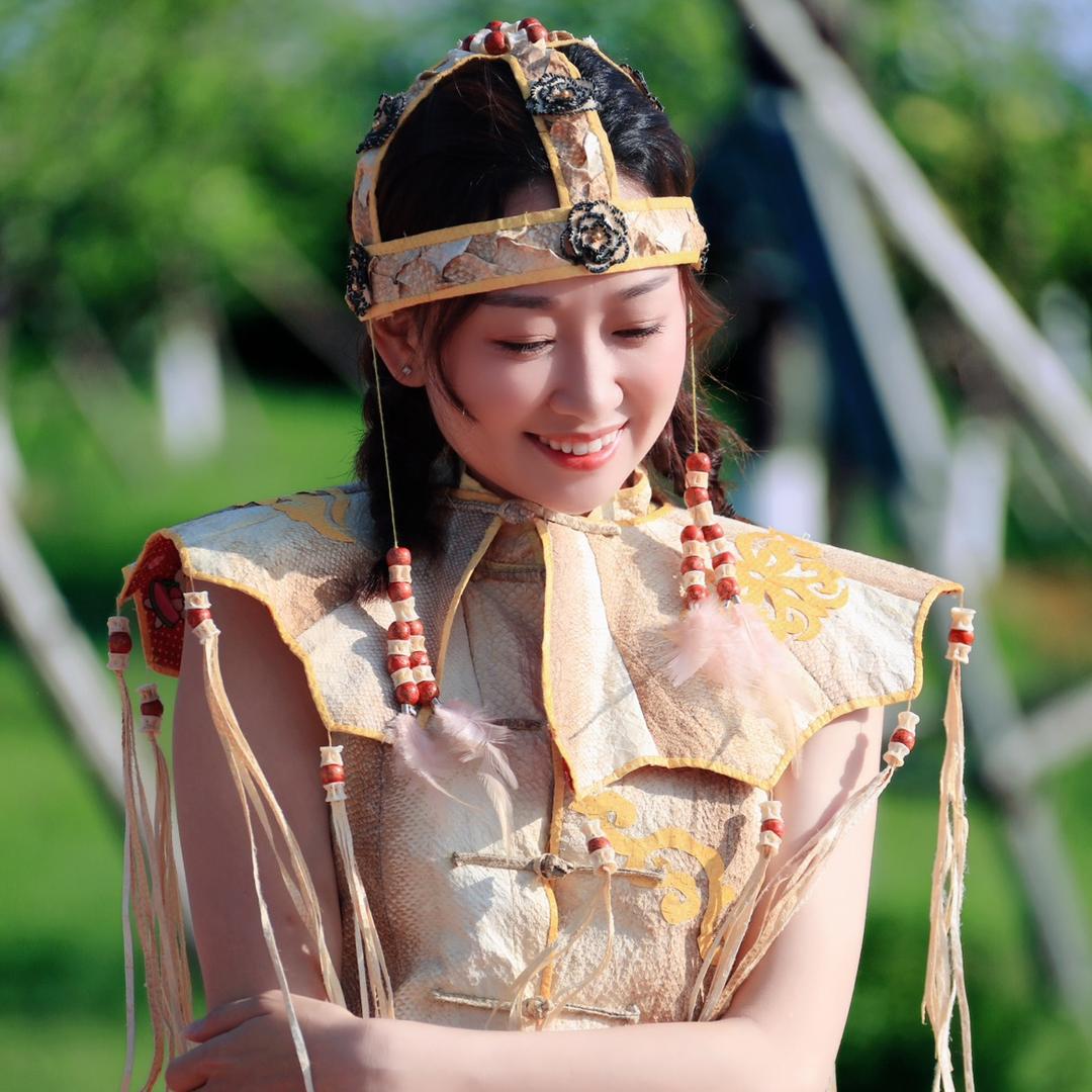 赫哲族姑娘迟小欠儿