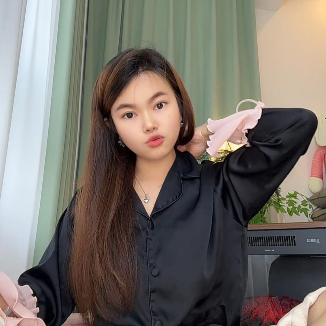 小y吖🍐（假胯宽）