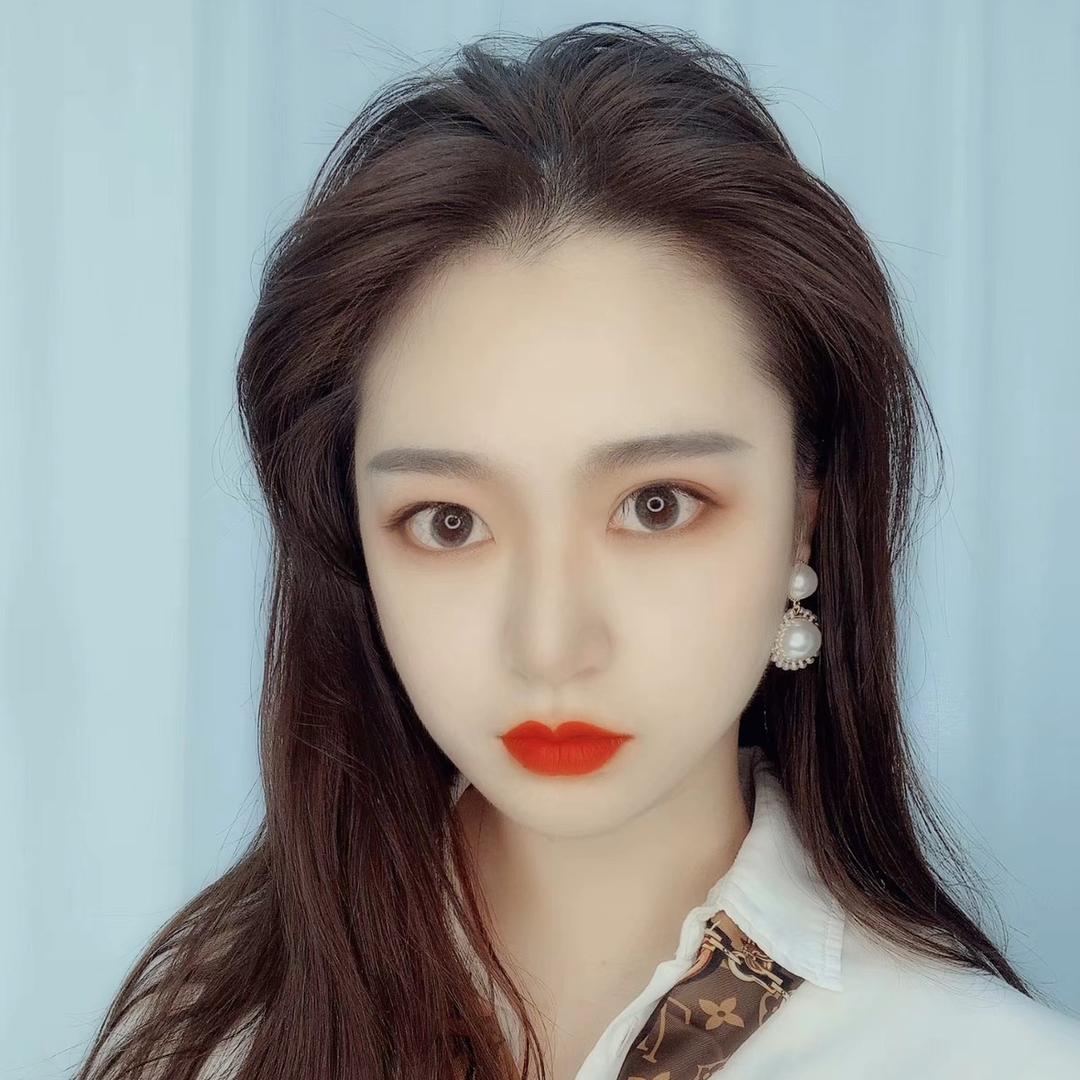 白城95后化妆师关关