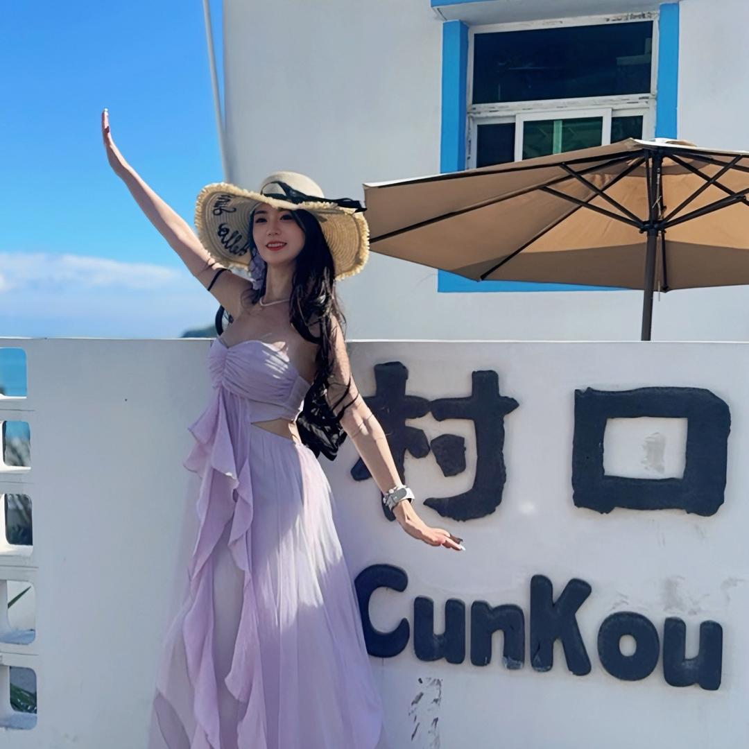 月月爱吃肉肉吖💓
