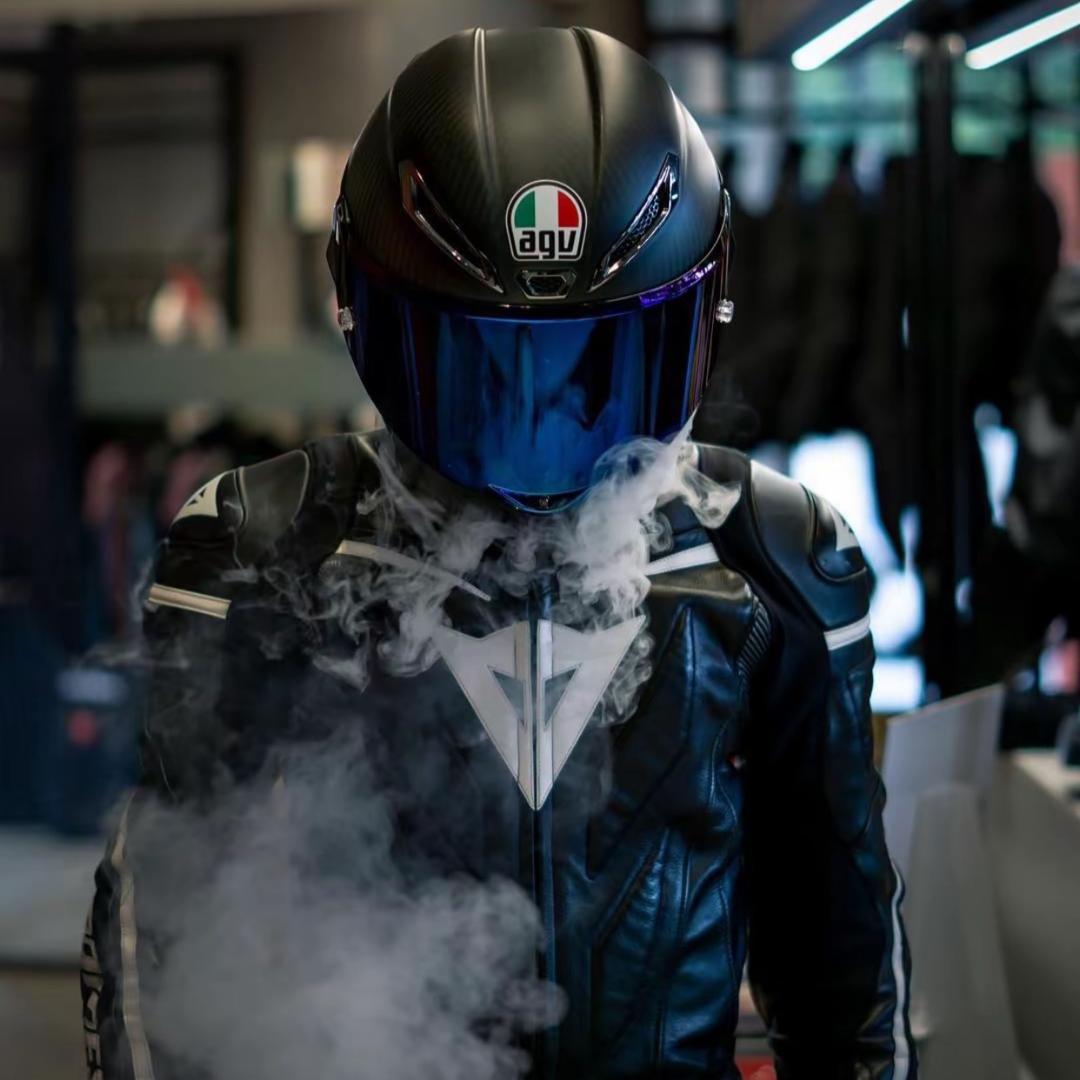 猛踹瘸子那条好腿😏