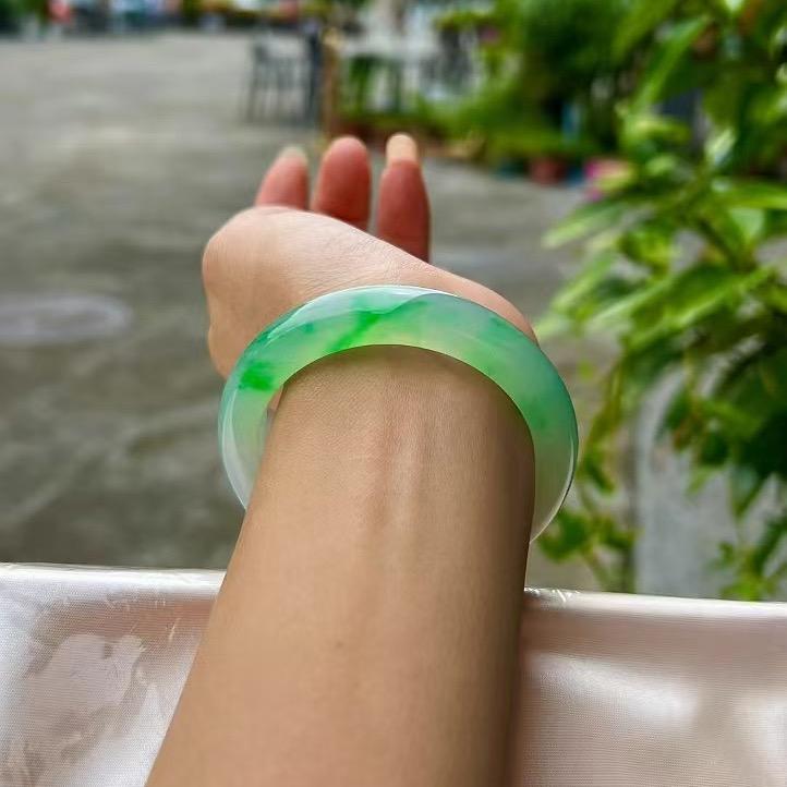 爱吃鱼的小童