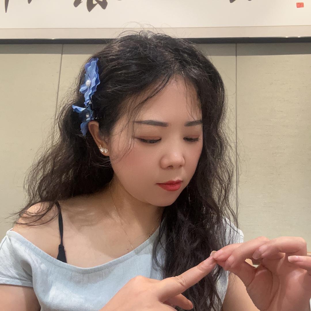 河源卖家具的胡丫头