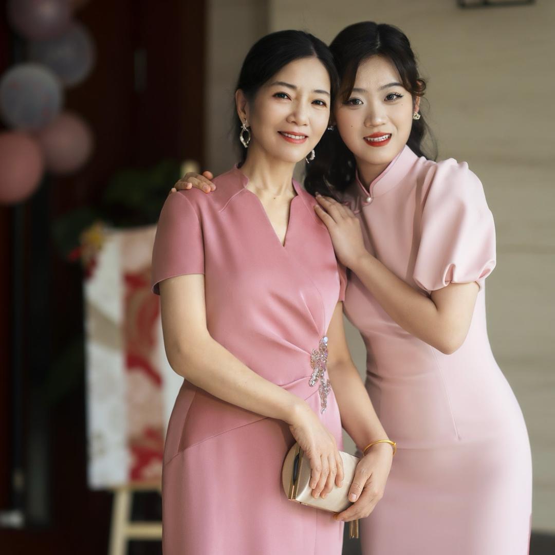 艾莲娅妈妈连衣裙