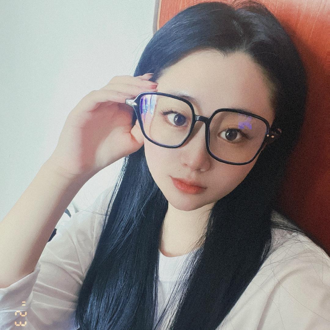 王小妮呀