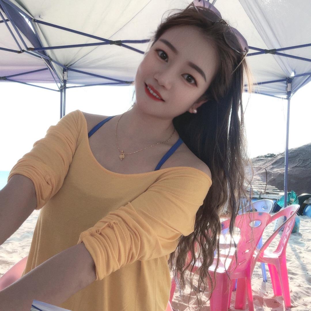 爱笑的重庆妞