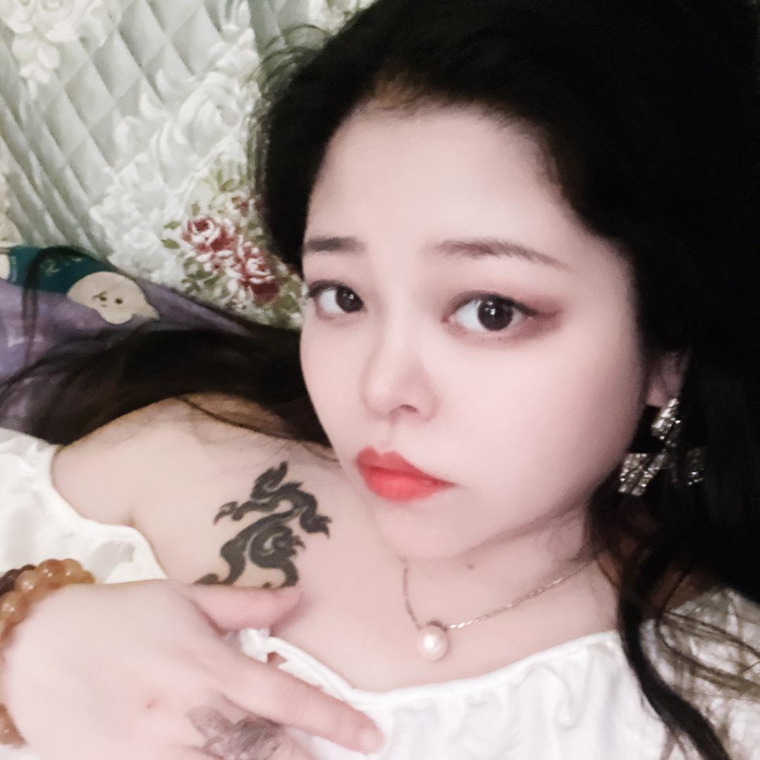 夏依依