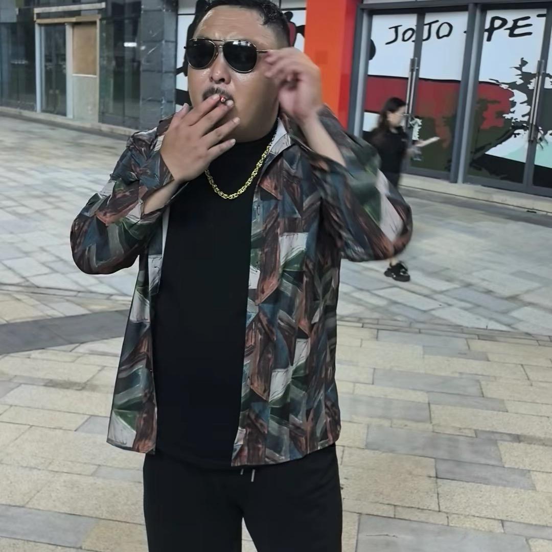 外卖江哥爱踢球