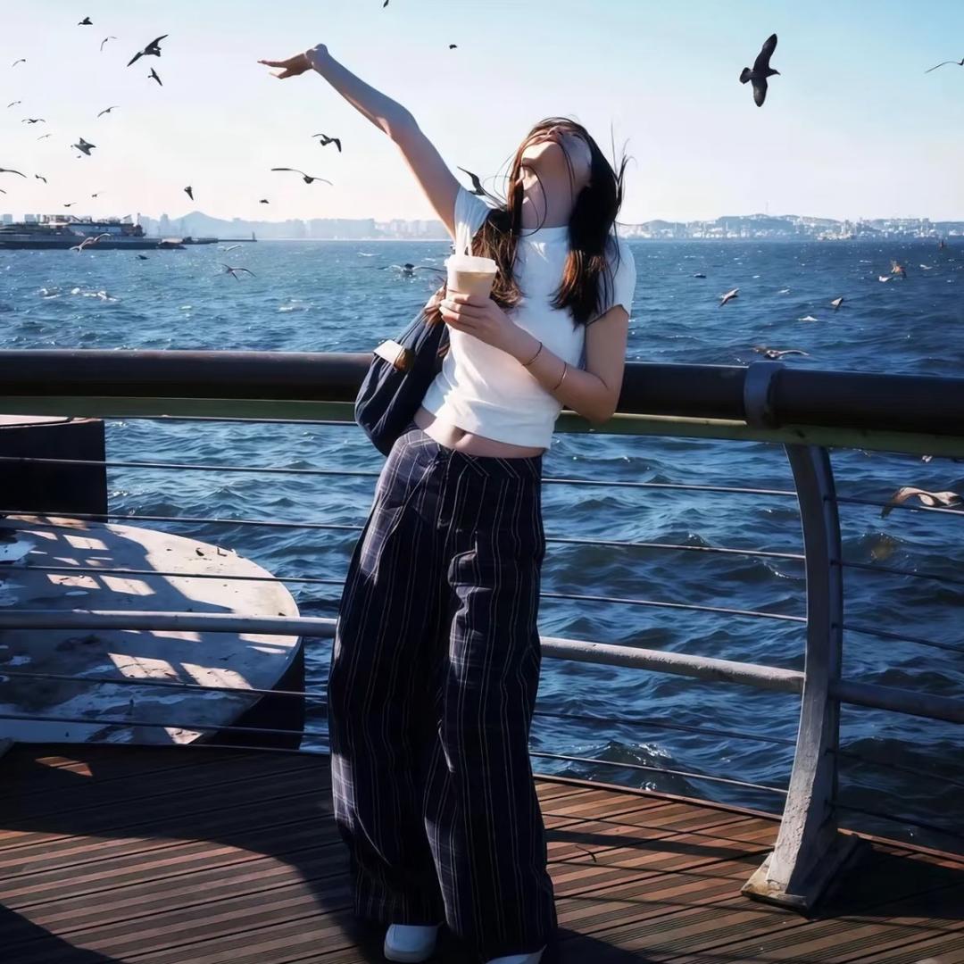 七                  月