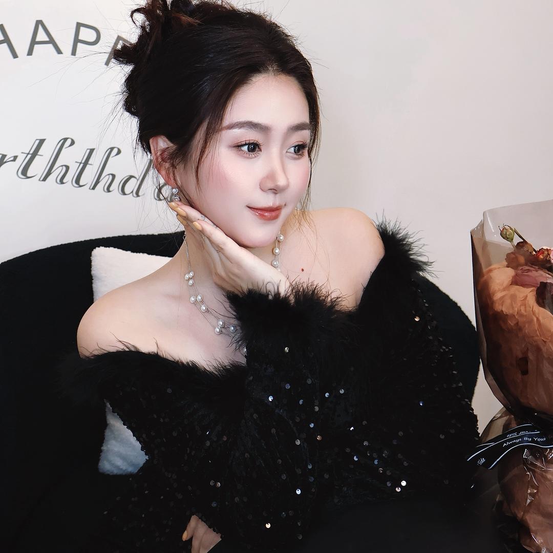 娜娜恒_