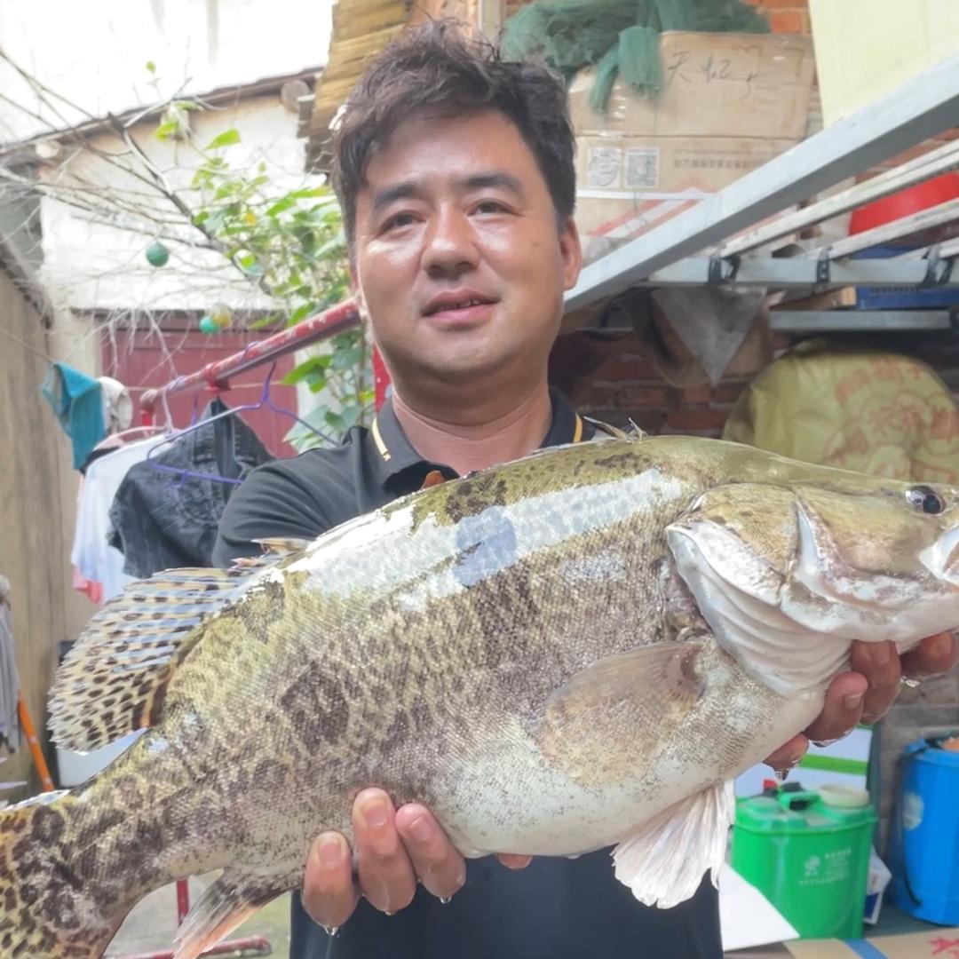 王喜 钓鱼