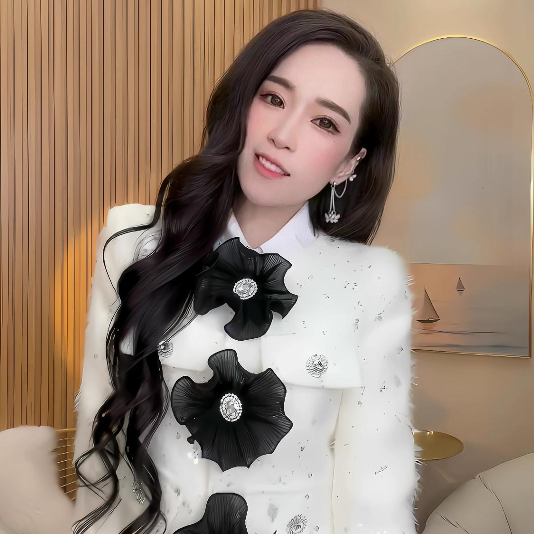 LULU喜欢小香香