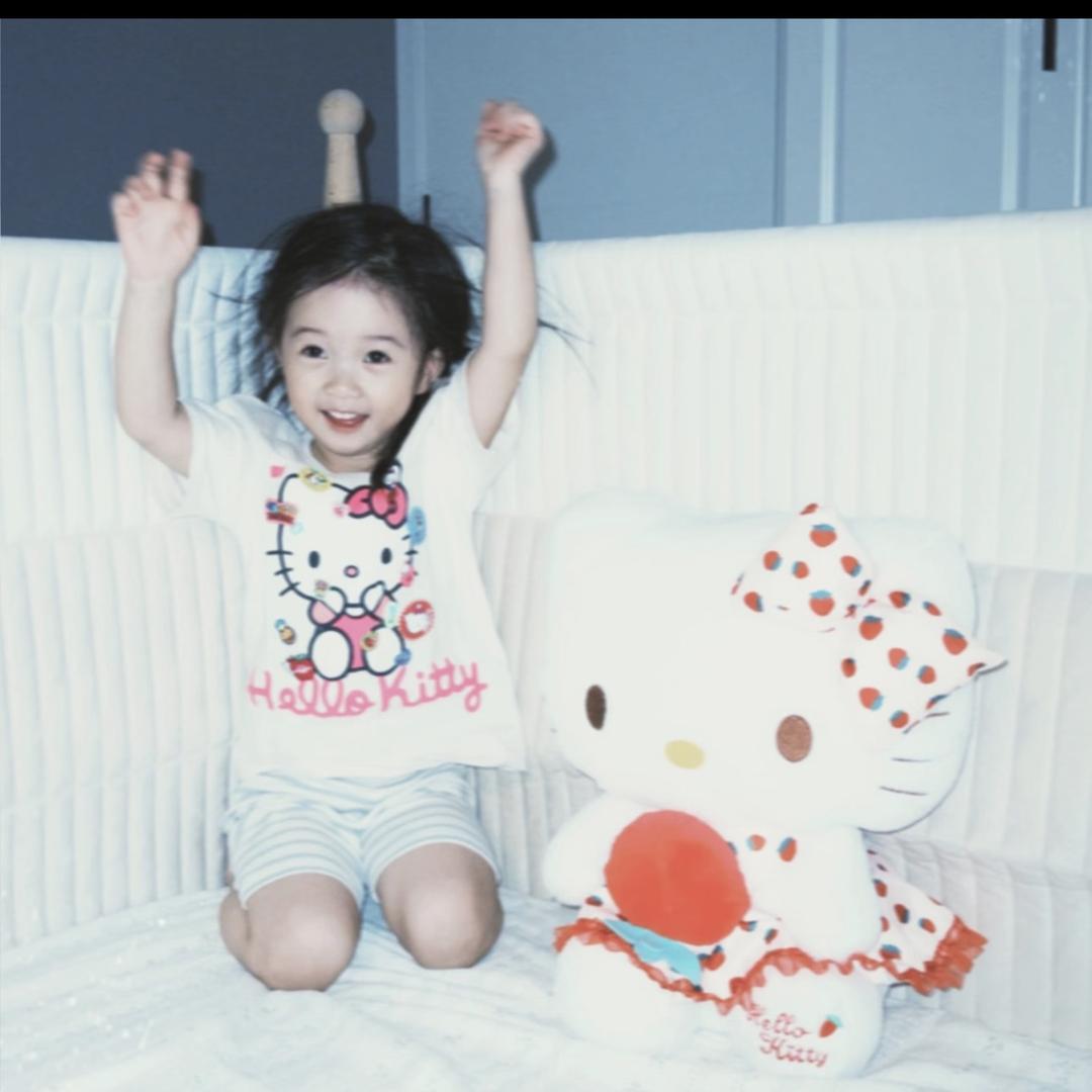 腼腆小美