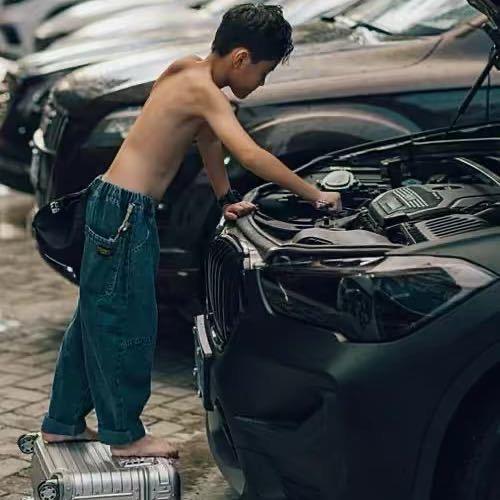 老婆站街我数钱