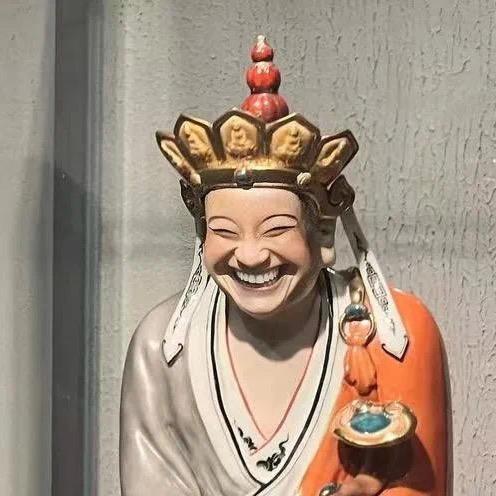 会弹唱的美甲店主
