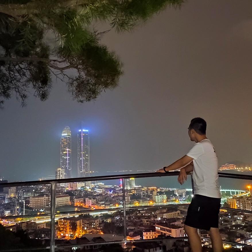 爱敲砖的托马斯