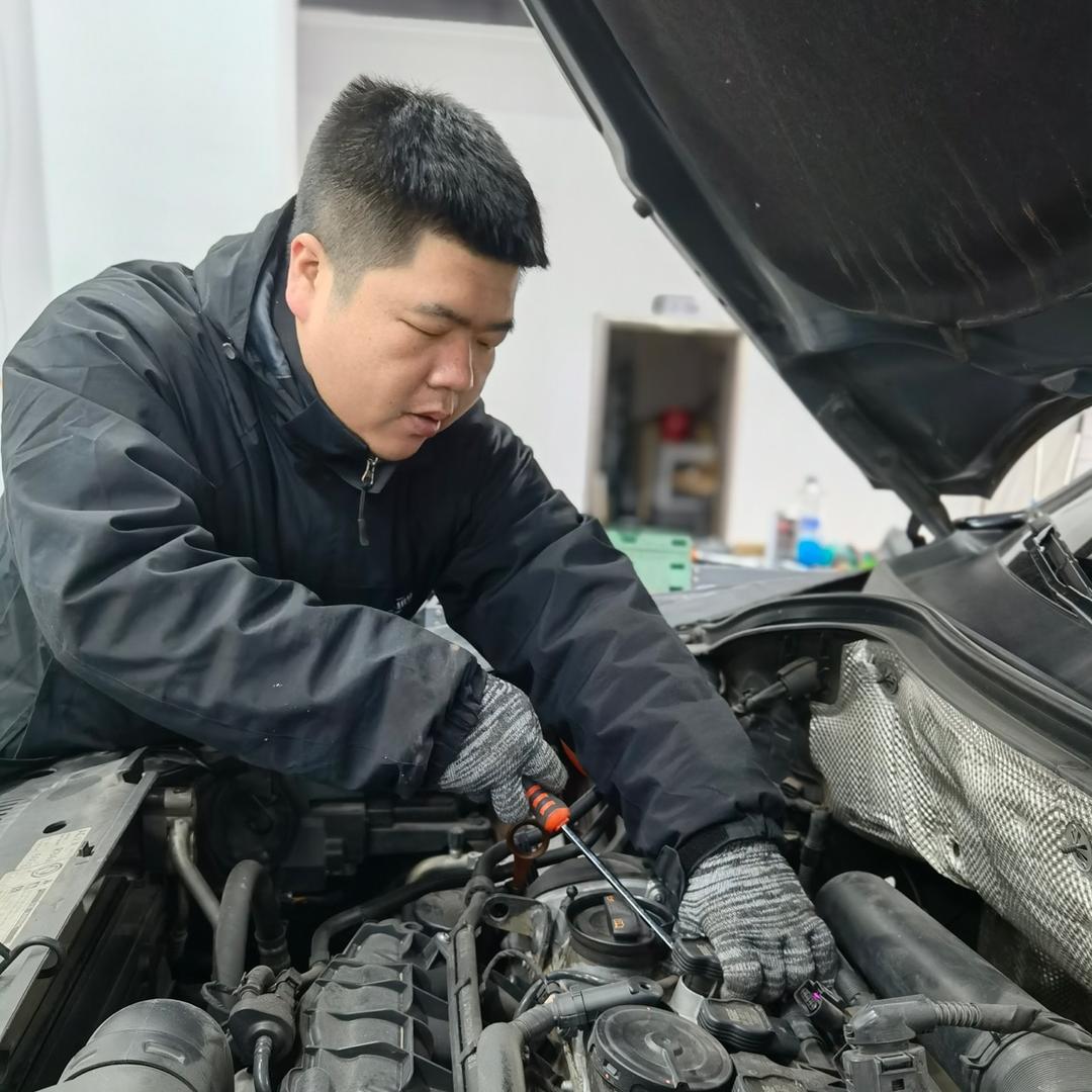 天来名车维修小李