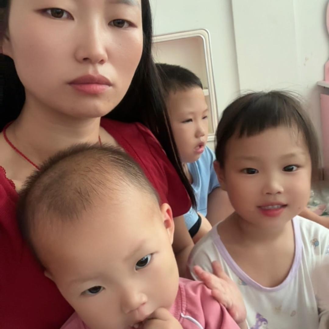 单亲妈妈小苦瓜