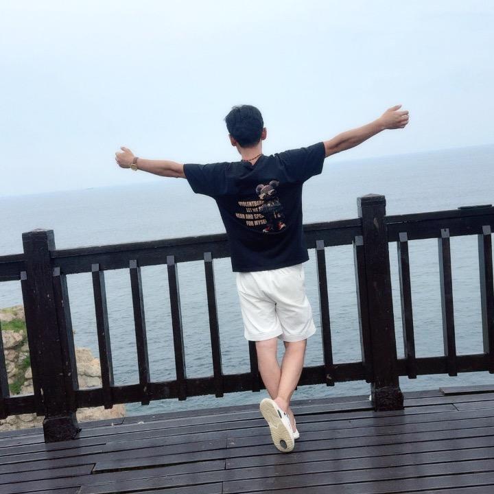 一个开洗浴的大叔