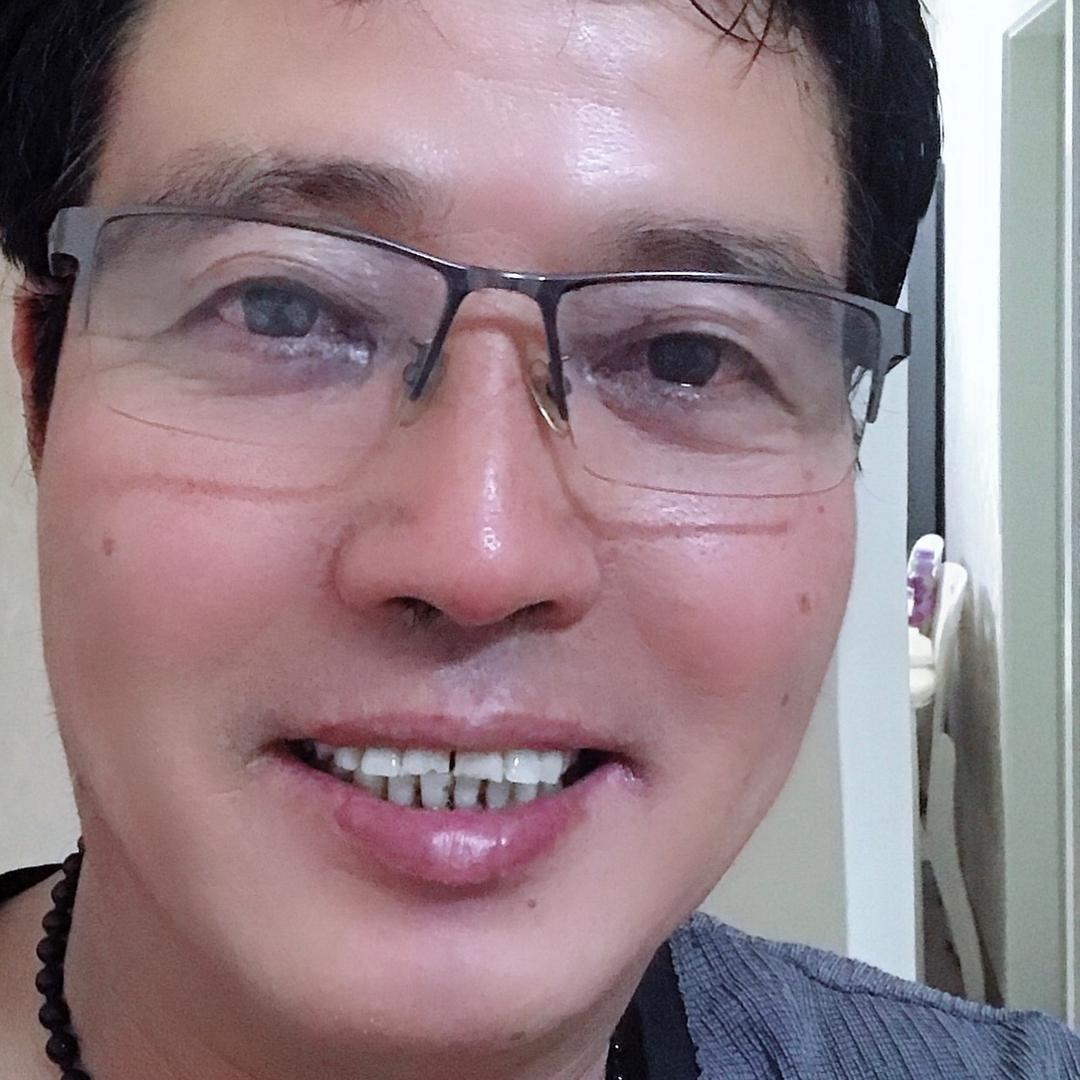 阿华，
