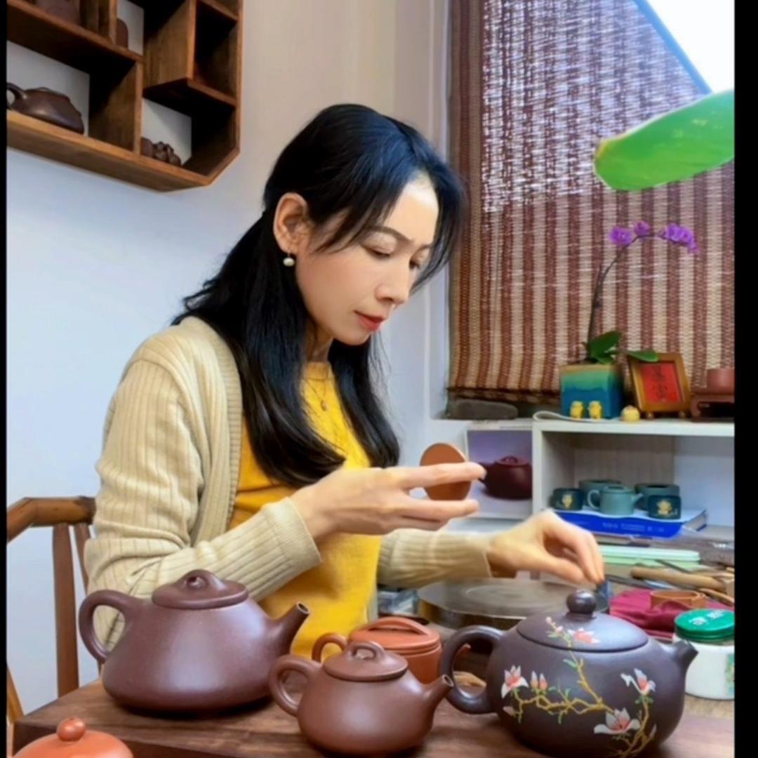 应蕙名紫砂工作室