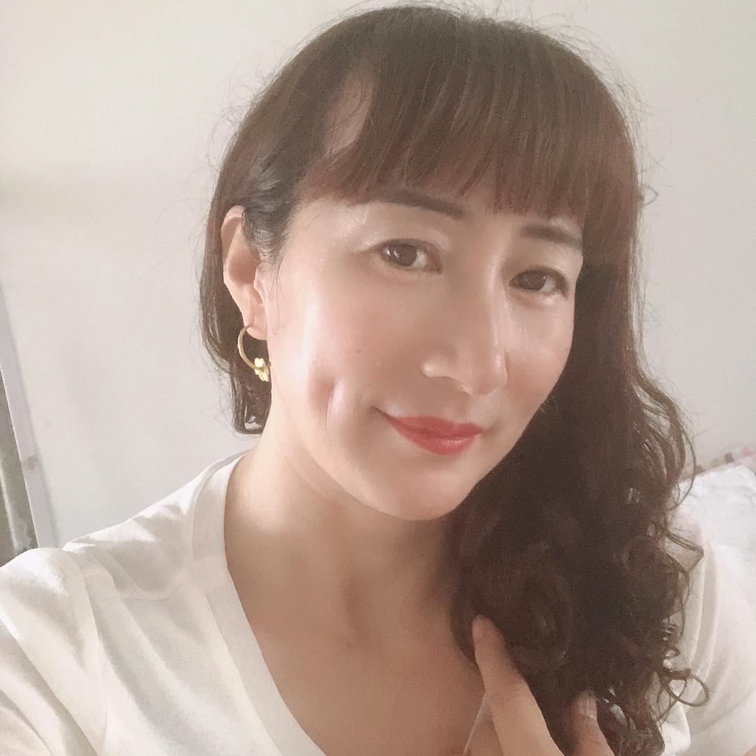 何艳荣 .