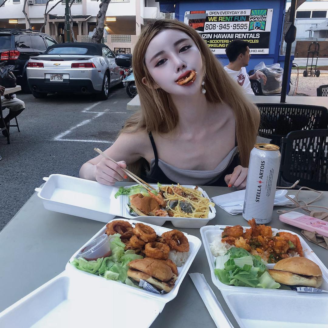 老闫笑口常开