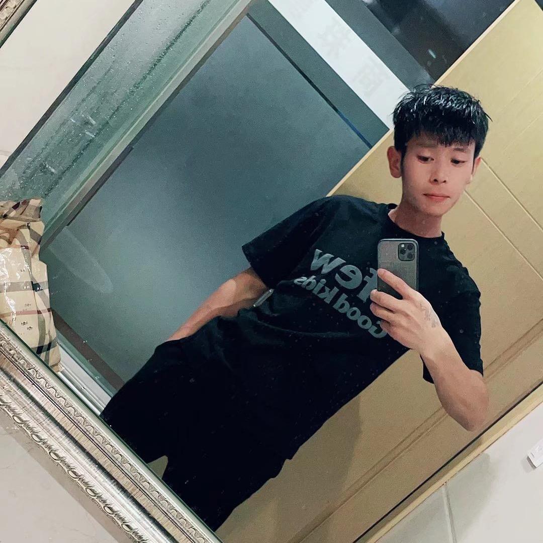 大家好我是聋哑人我做外墙油漆工程