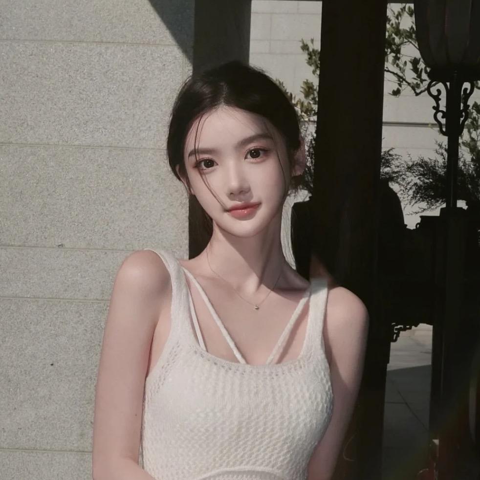 秋菡  Ella