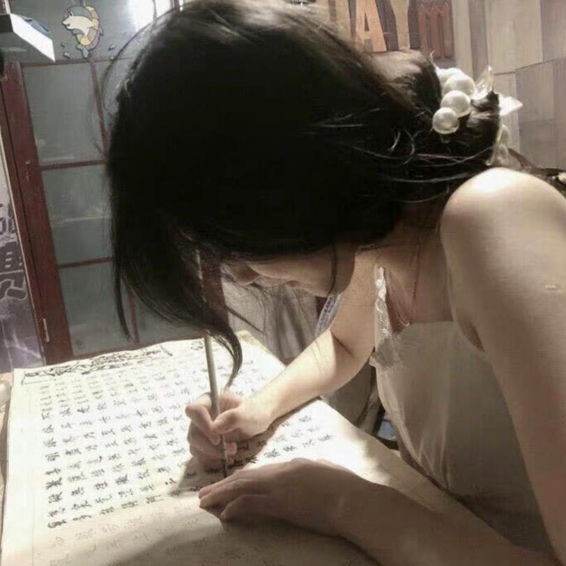 妮₍˄·͈༝·͈˄*₎◞ ̑̑