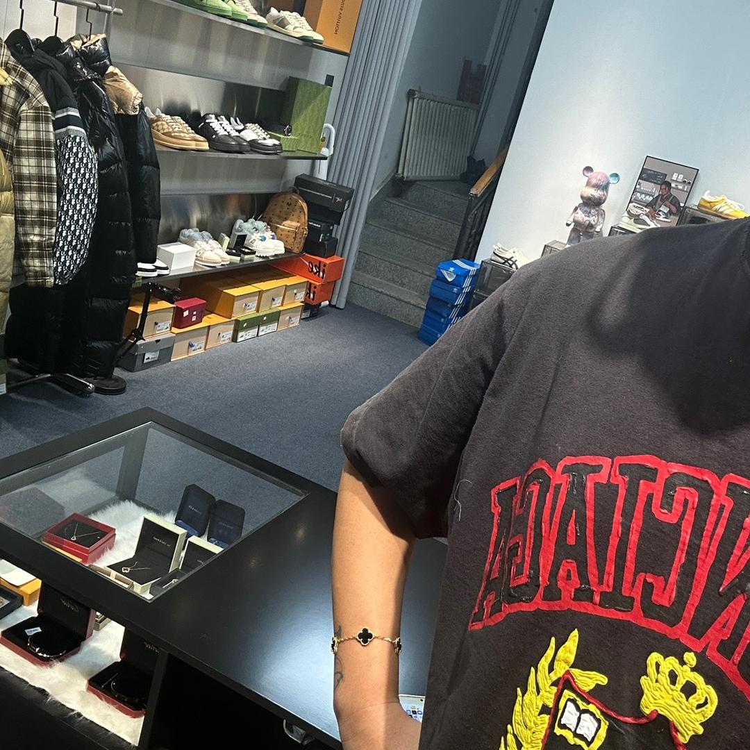胡同里的男装店