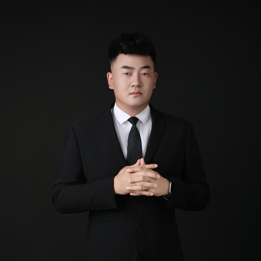 新乡中原文武学校牛老师