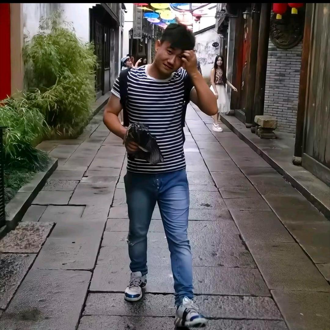 宝丰县初桌文玩店