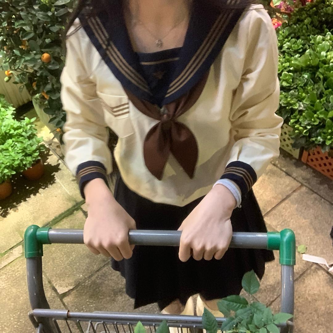 龔莲香.